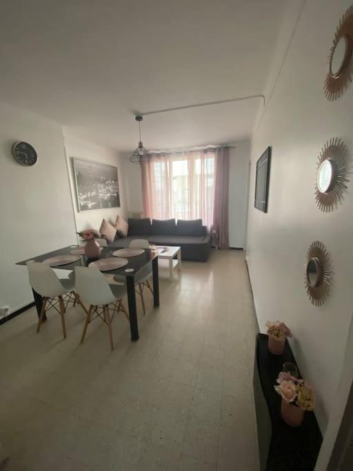 Appartement T4 A Deux Pas De La Gare St Charles Marseille Exteriör bild
