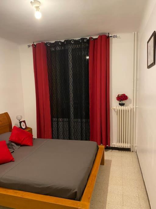Appartement T4 A Deux Pas De La Gare St Charles Marseille Exteriör bild