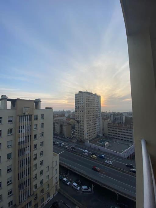 Appartement T4 A Deux Pas De La Gare St Charles Marseille Exteriör bild
