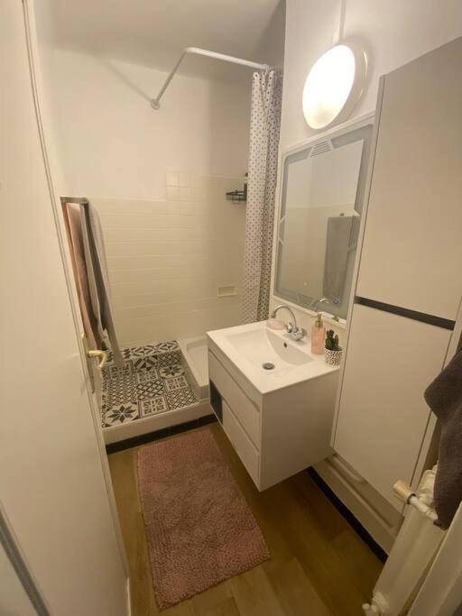 Appartement T4 A Deux Pas De La Gare St Charles Marseille Exteriör bild