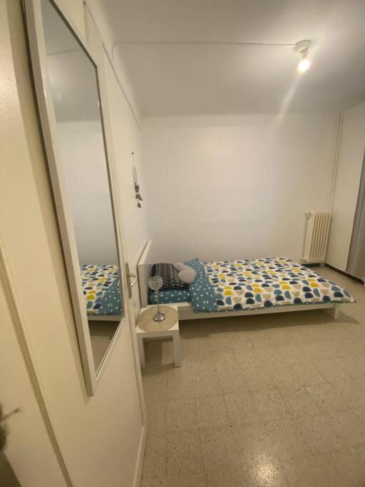 Appartement T4 A Deux Pas De La Gare St Charles Marseille Exteriör bild
