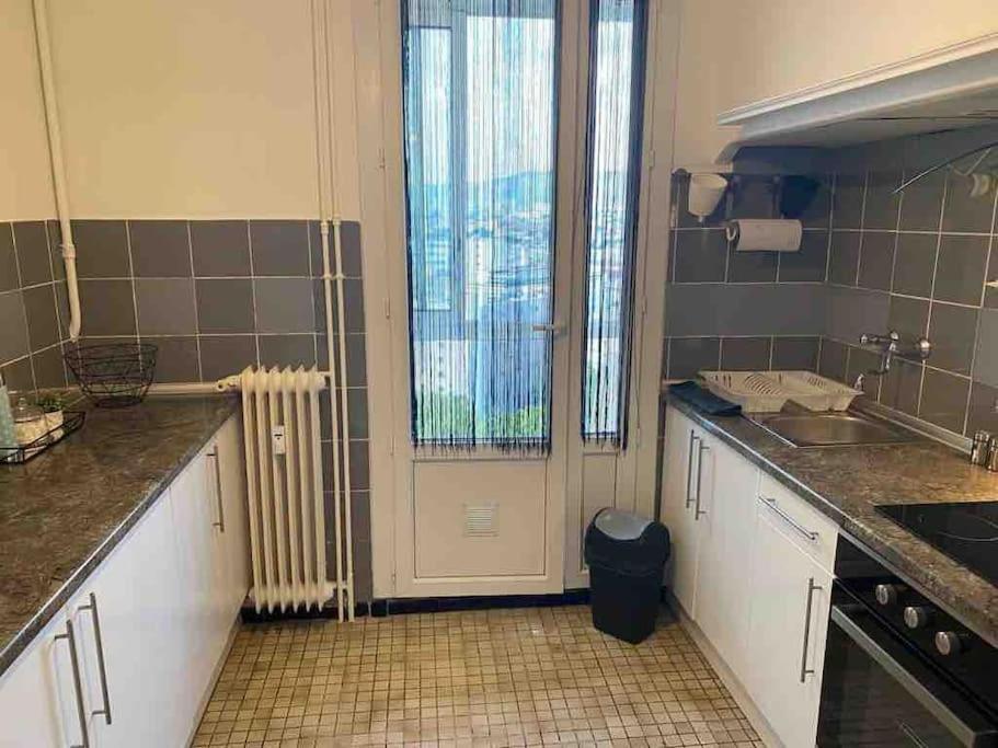 Appartement T4 A Deux Pas De La Gare St Charles Marseille Exteriör bild