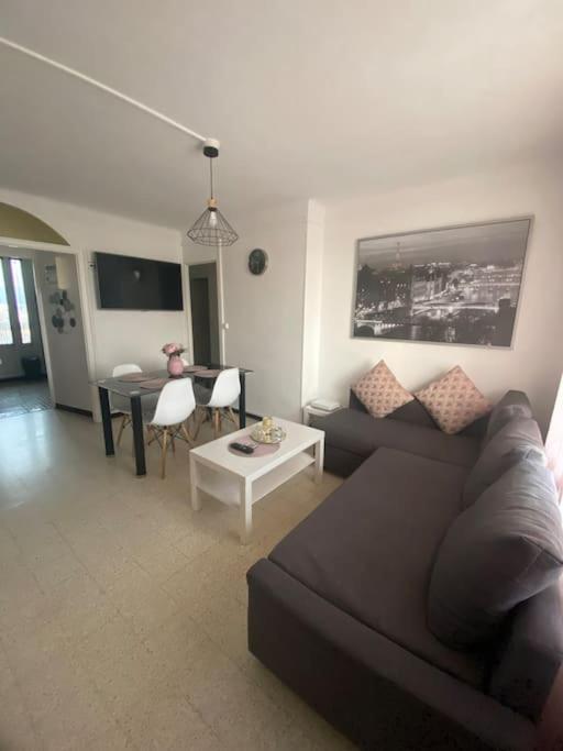 Appartement T4 A Deux Pas De La Gare St Charles Marseille Exteriör bild