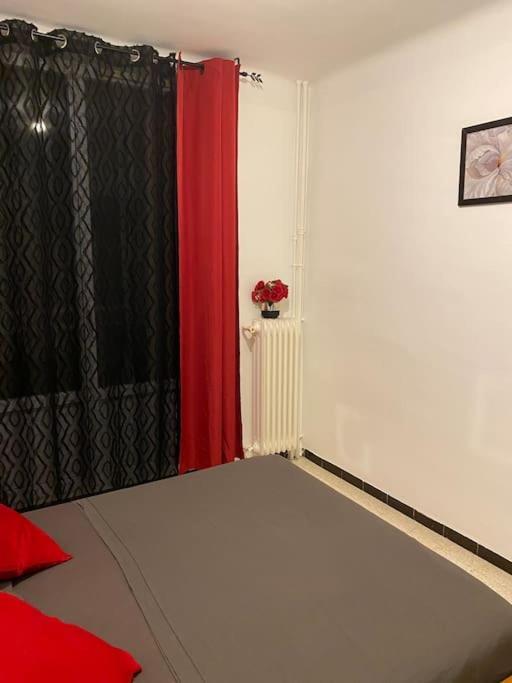 Appartement T4 A Deux Pas De La Gare St Charles Marseille Exteriör bild
