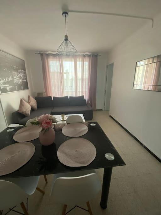 Appartement T4 A Deux Pas De La Gare St Charles Marseille Exteriör bild