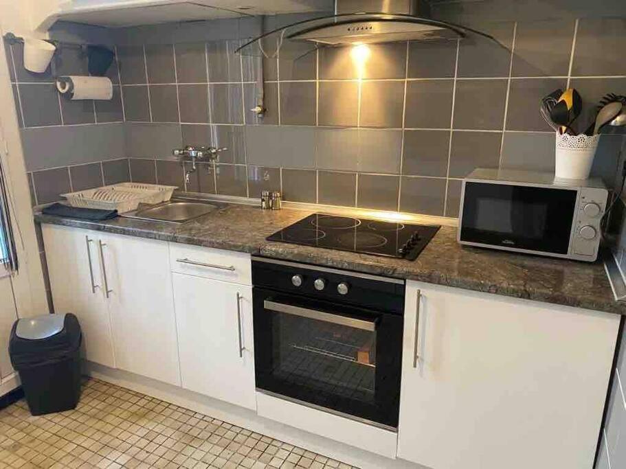 Appartement T4 A Deux Pas De La Gare St Charles Marseille Exteriör bild