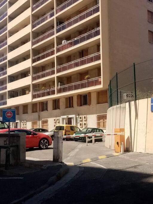Appartement T4 A Deux Pas De La Gare St Charles Marseille Exteriör bild