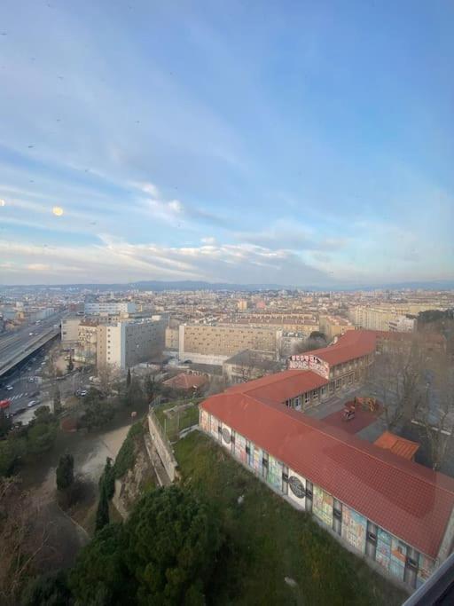 Appartement T4 A Deux Pas De La Gare St Charles Marseille Exteriör bild