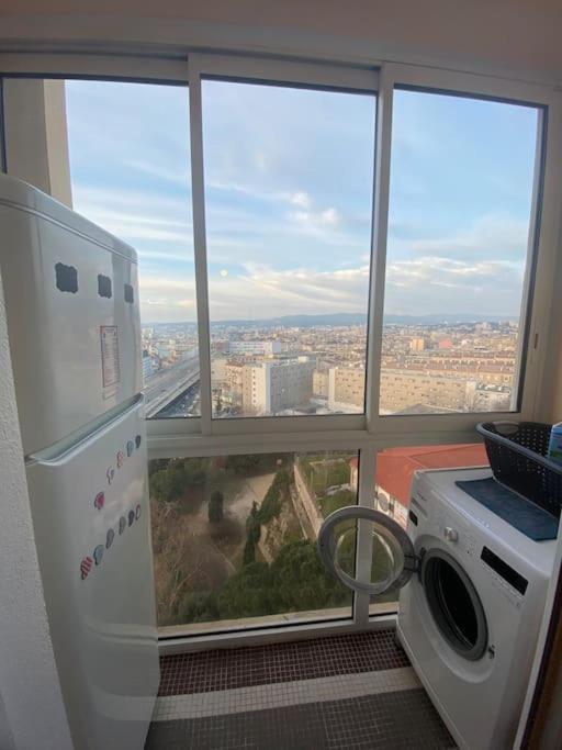 Appartement T4 A Deux Pas De La Gare St Charles Marseille Exteriör bild