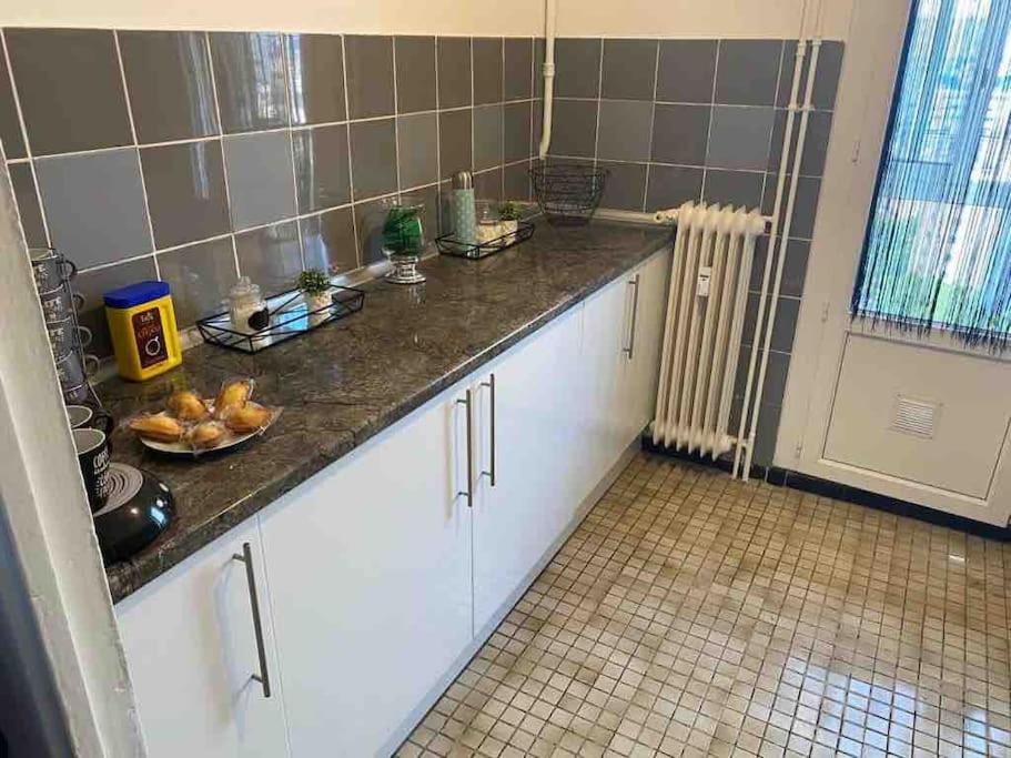Appartement T4 A Deux Pas De La Gare St Charles Marseille Exteriör bild